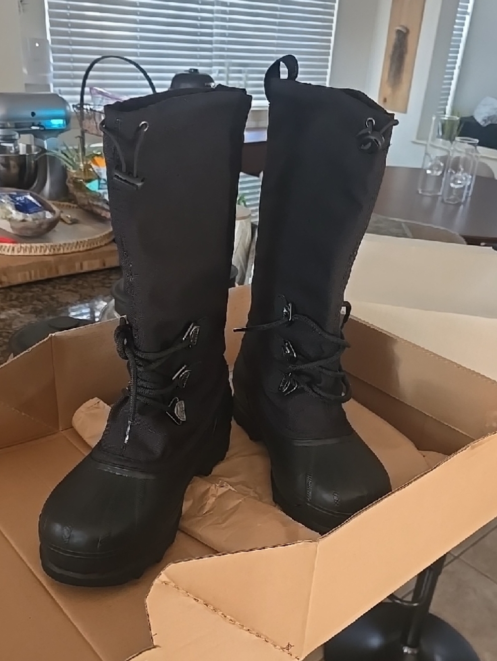 BRAND NEW Men's Sorel Bear Ii Black Boots size 10m